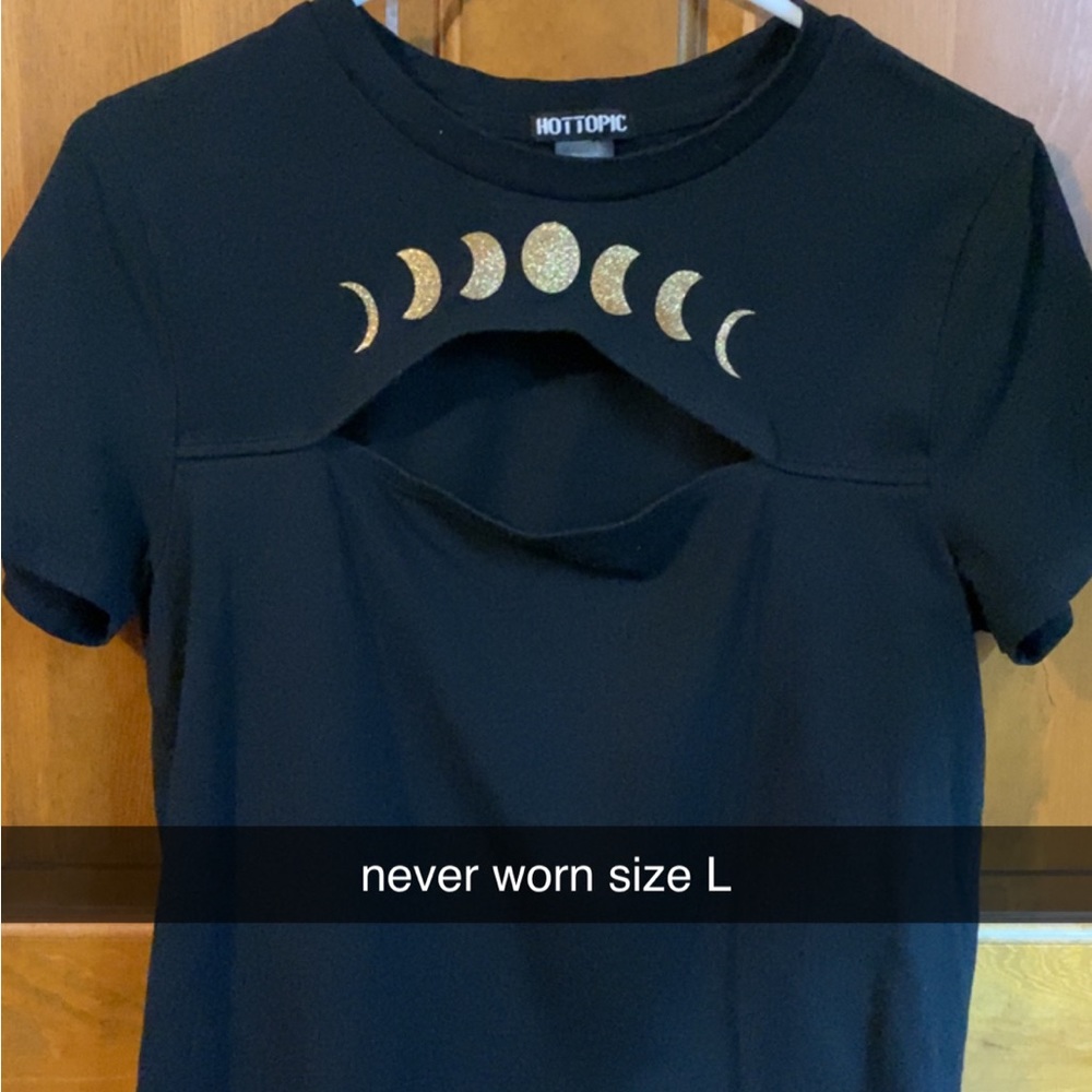 Hot Topic Moon shirt